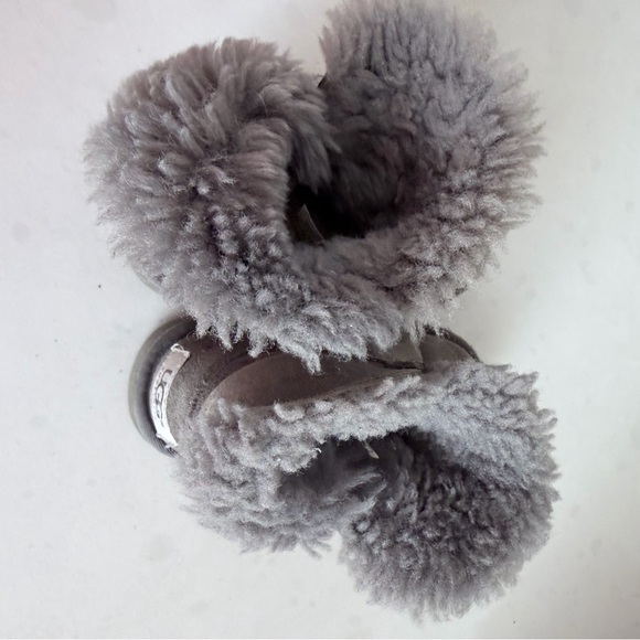 UGG Bailey Button Gray Sheepskin Winter Boots size 9 toddler little kids - Picture 6 of 8